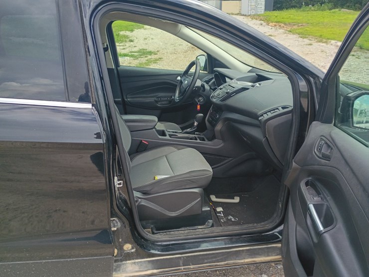 2017-ford-escape-image-34