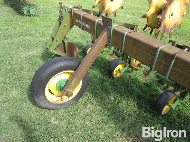 john-deere-825-image-10