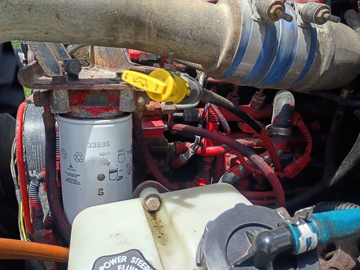 2008-freightliner-m2-106-image-19
