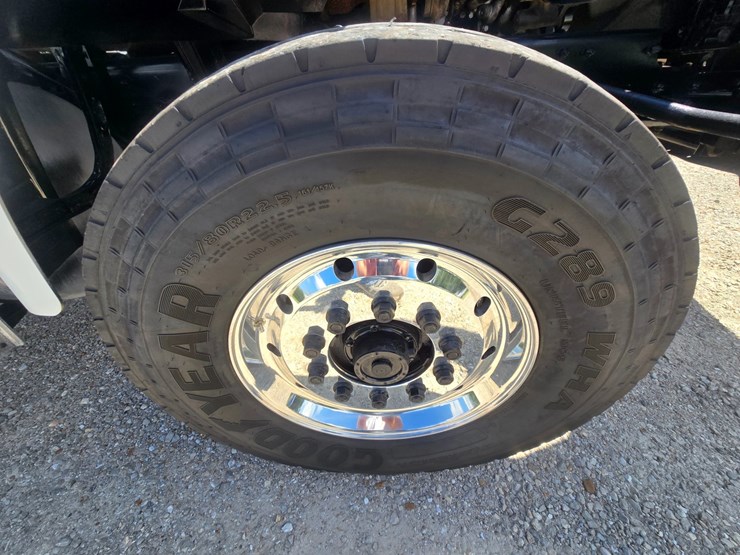 2005-sterling-l9500-image-84