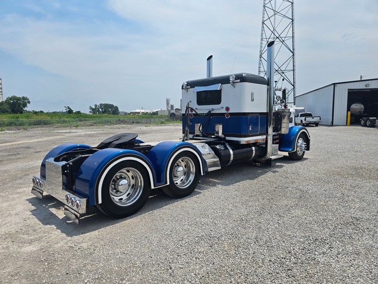 2000-peterbilt-379-image-28
