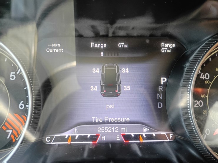 2014-jeep-cherokee-image-52