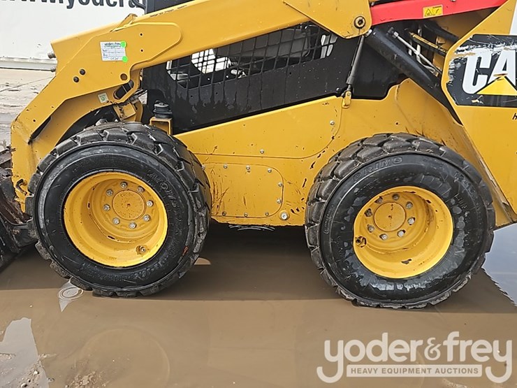 2016-caterpillar-262d-image-15