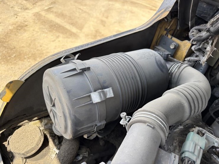 2020-caterpillar-2c6000-image-37