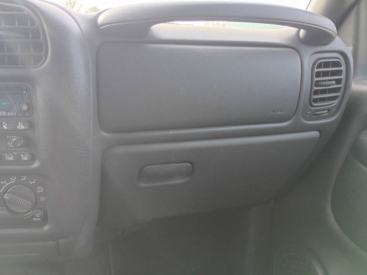 2003-chevrolet-blazer-image-40
