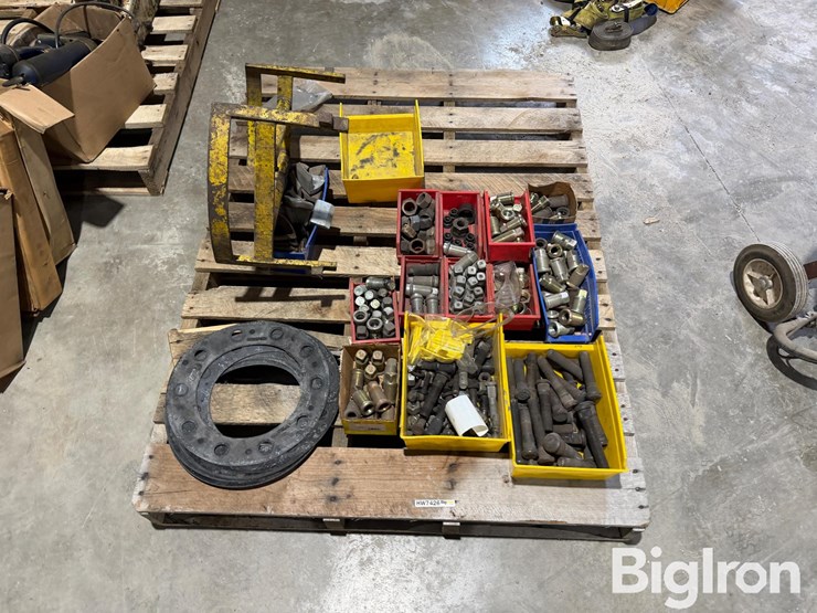 pallet-of-misc-truck-parts-image-2