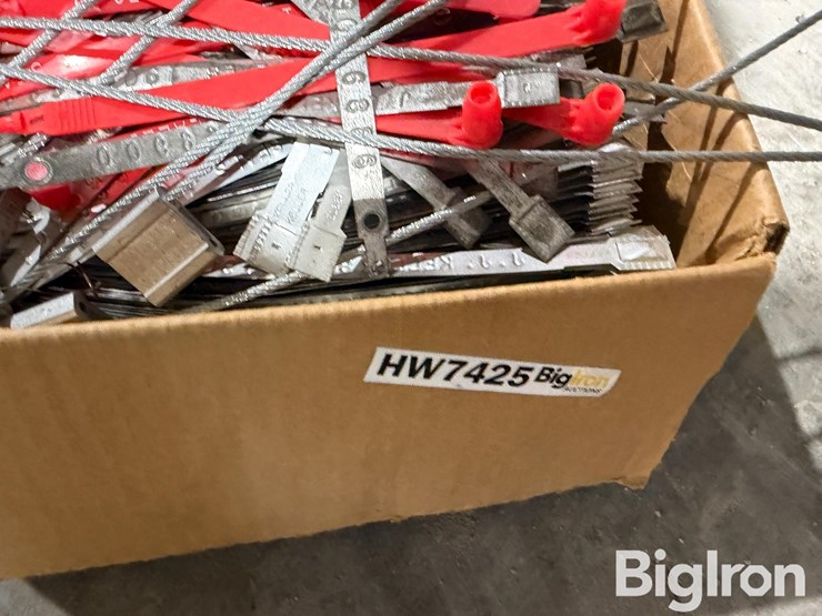 box-of-trailer-seals-image-10