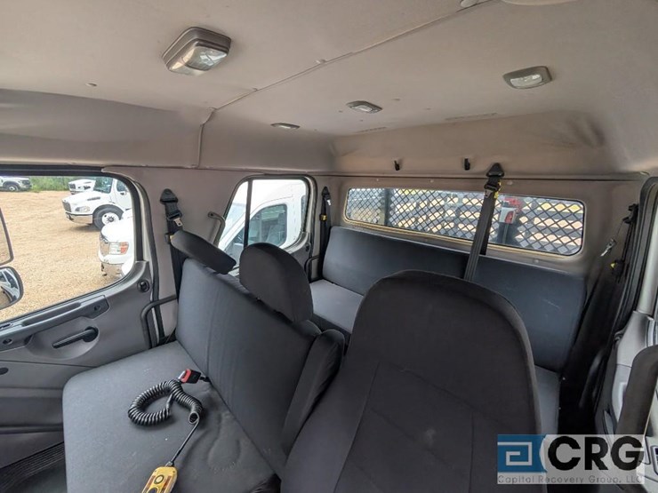 2018-freightliner-m2-stakebed-truck-image-16