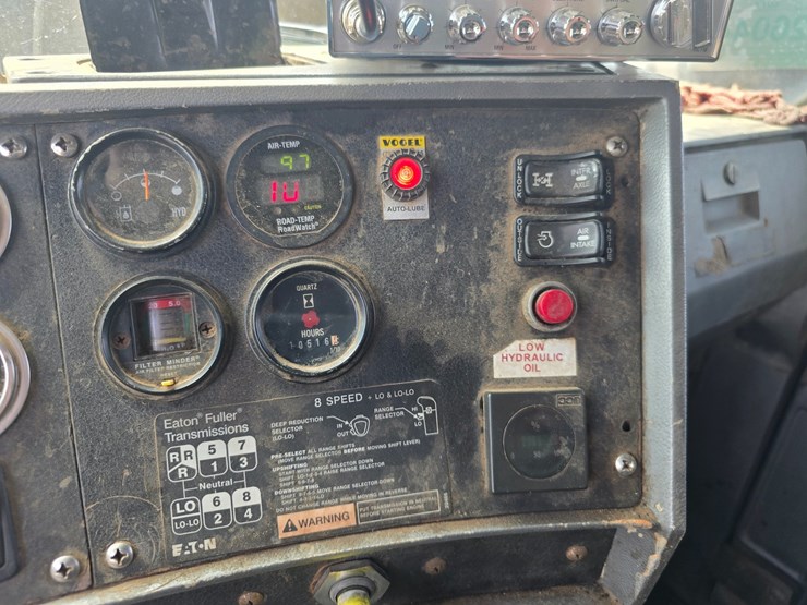 2002-mack-rd688s-image-114