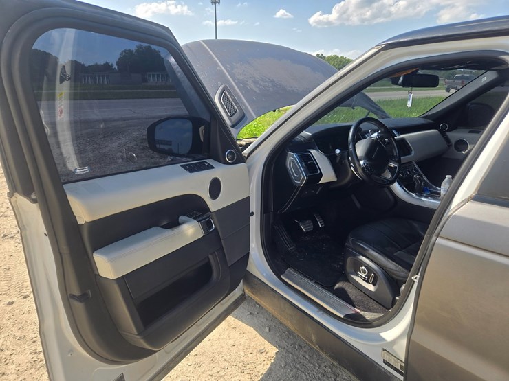 2016-land-rover-range-rover-image-23