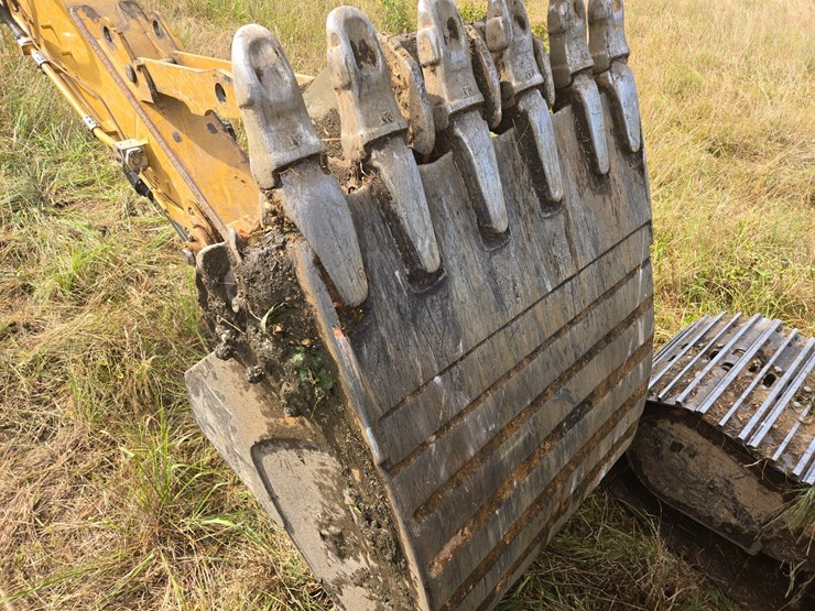 2019-caterpillar-320-image-106