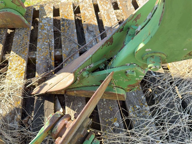 john-deere-no.-44-three-point-three-bottom-plow-image-26