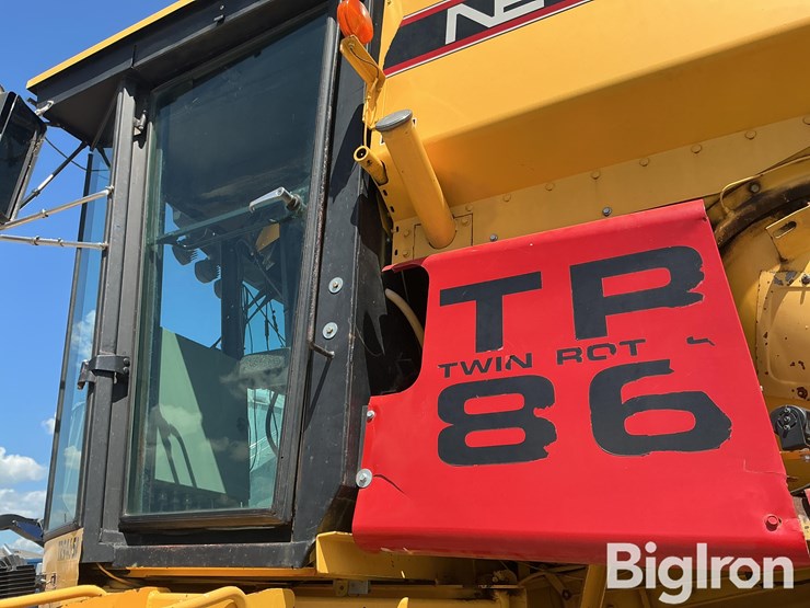 1991-new-holland-tr86-image-17