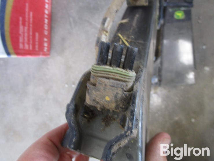 john-deere-24-image-15