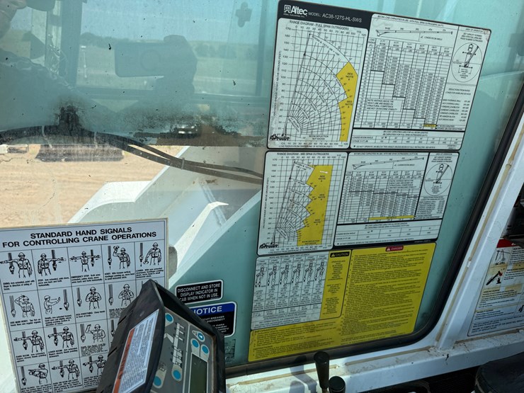 2012-peterbilt-367-image-26