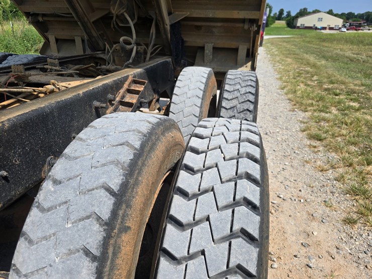 2002-mack-rd688s-image-58