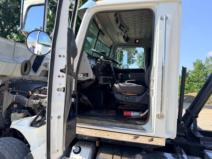 2016-western-star-4700-image-120
