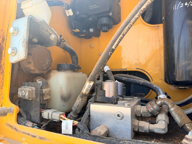 2017-deere-950k-image-110