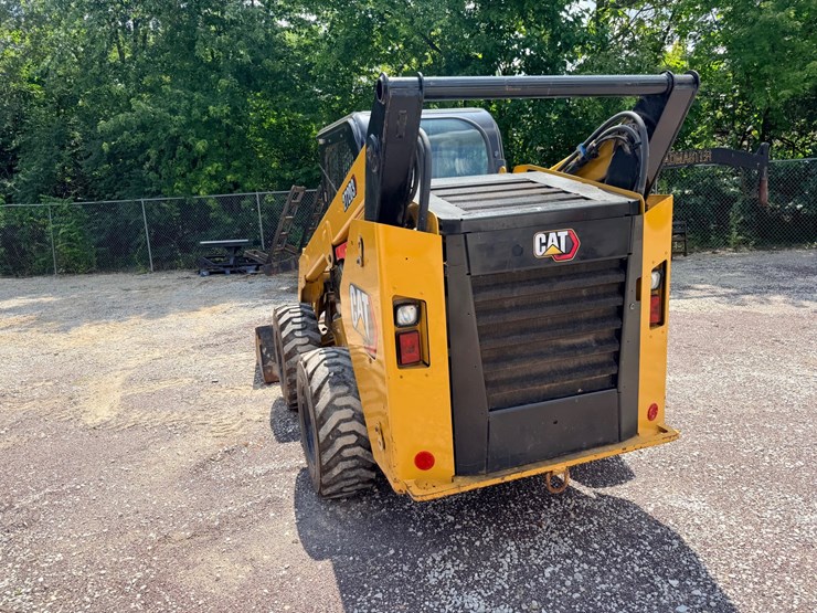 2014-caterpillar-272d-image-11
