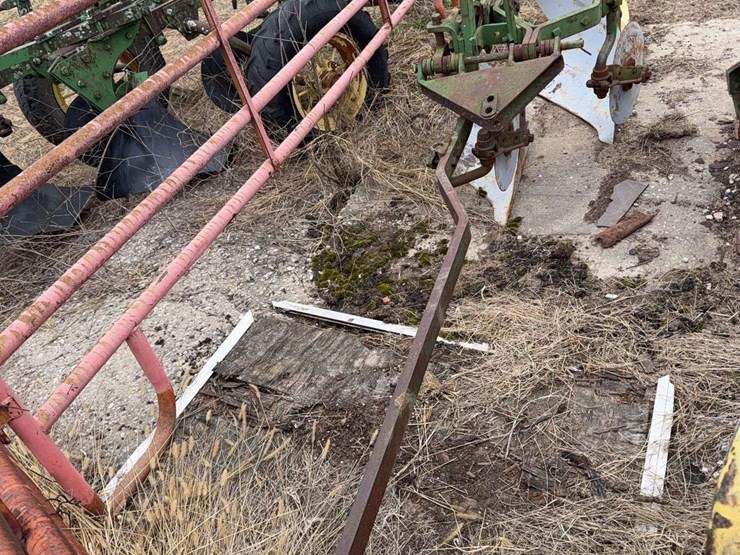 john-deere-two-bottom-plow-image-2