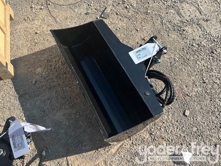 unused-tpm-32"-hydraulic-tilt-bucket,-1"-pin-hole-c/w-hydraulic-hoses-to-suit-0.8-1.4-ton-mini-excavators-image-4