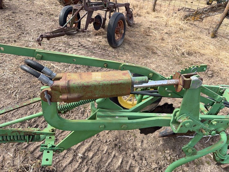 john-deere-no.-44-pull-type-two-bottom-plow-image-11