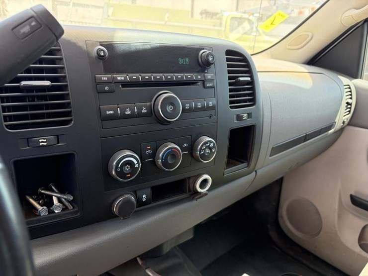 2012-gmc-sierra-2500-image-17