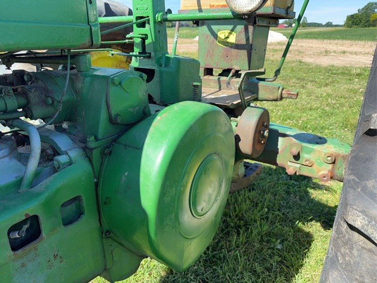 john-deere-model-b-image-16