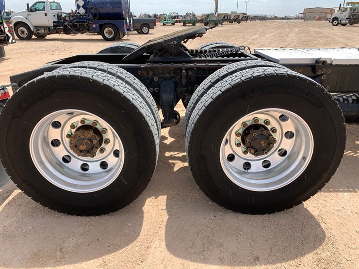 2019-western-star-4900-image-8