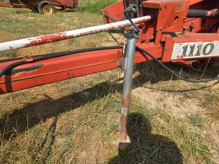 hesston-1110-image-16