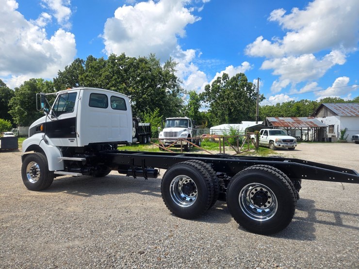 2005-sterling-l9500-image-8