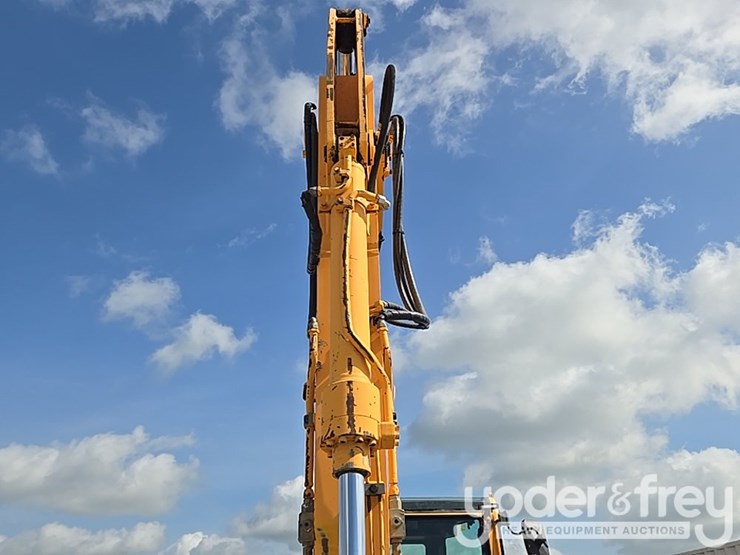 2015-hyundai-80cr-9a-image-33