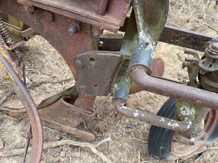 mccormick-pull-type-three-bottom-plow-image-18