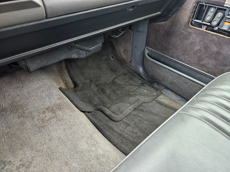 1990-chevrolet-k1500-image-35