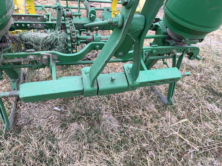 john-deere-two-row-planter-image-9