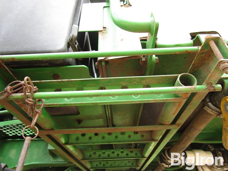 2013-john-deere-4830-image-17
