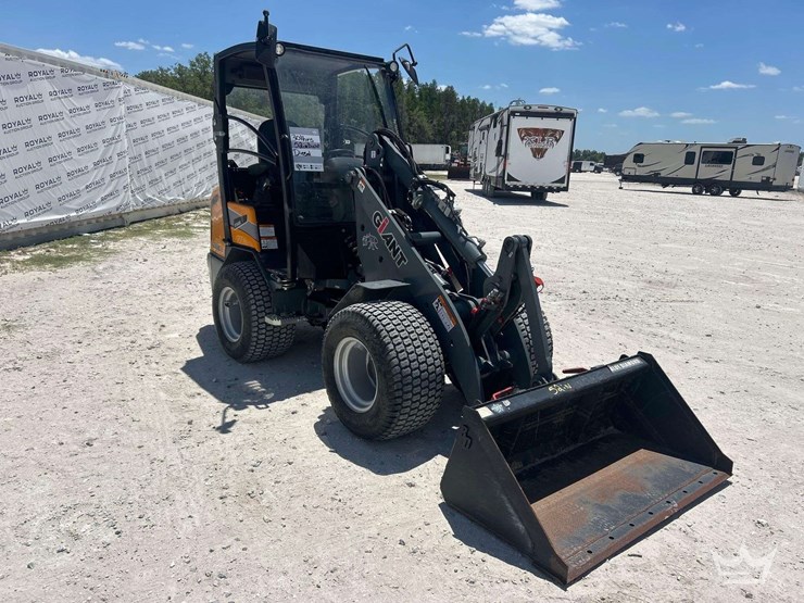 2023-giant-g2500-hd-image-2