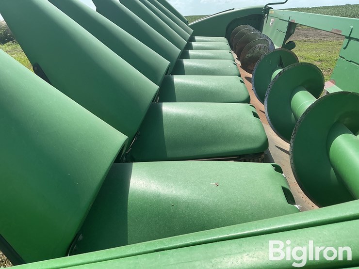 2011-john-deere-608c-image-11