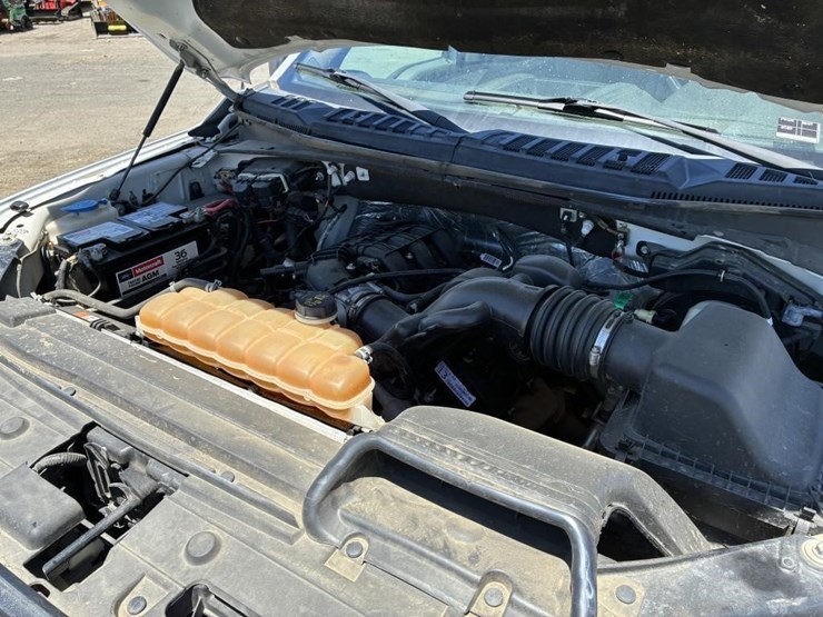 2016-ford-f150-xl-image-7