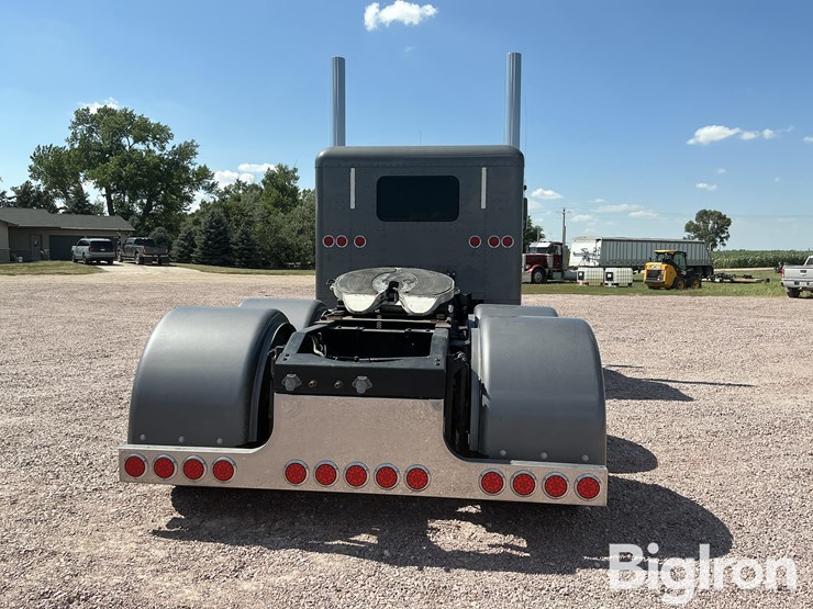 2012-peterbilt-389-image-6