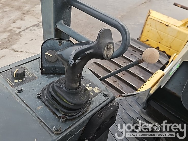 2006-deere-650j-image-29