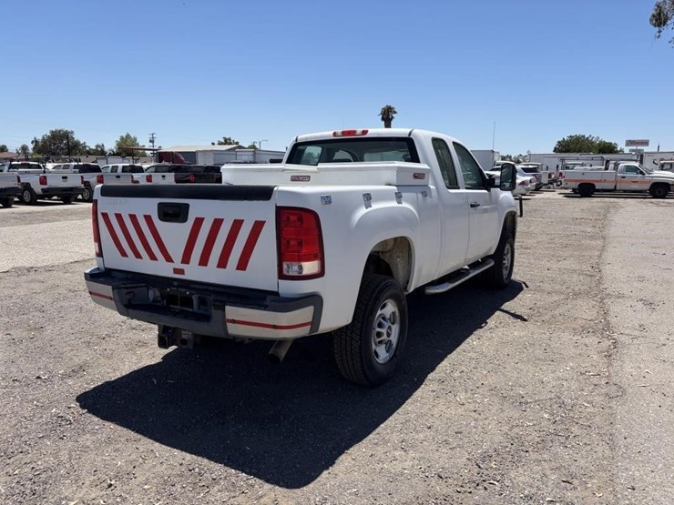 2012-gmc-sierra-2500-image-3