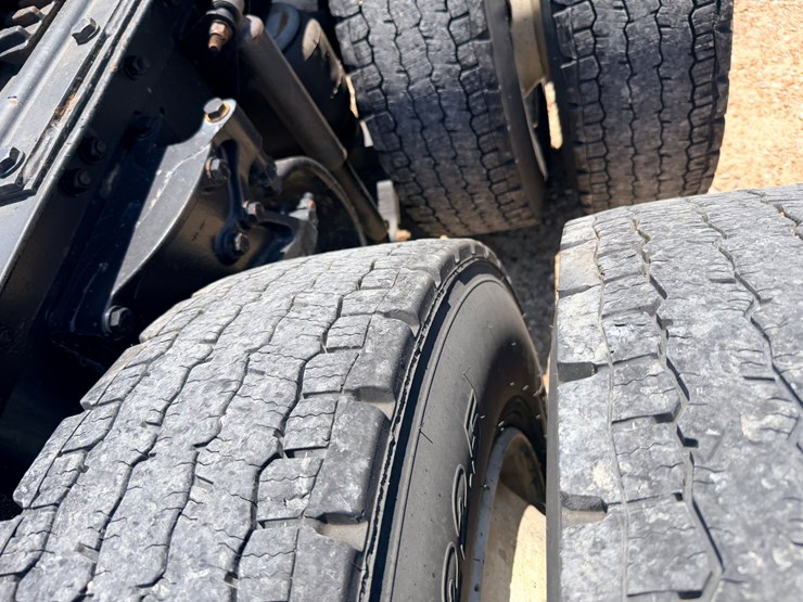 2010-kenworth-t800-image-84