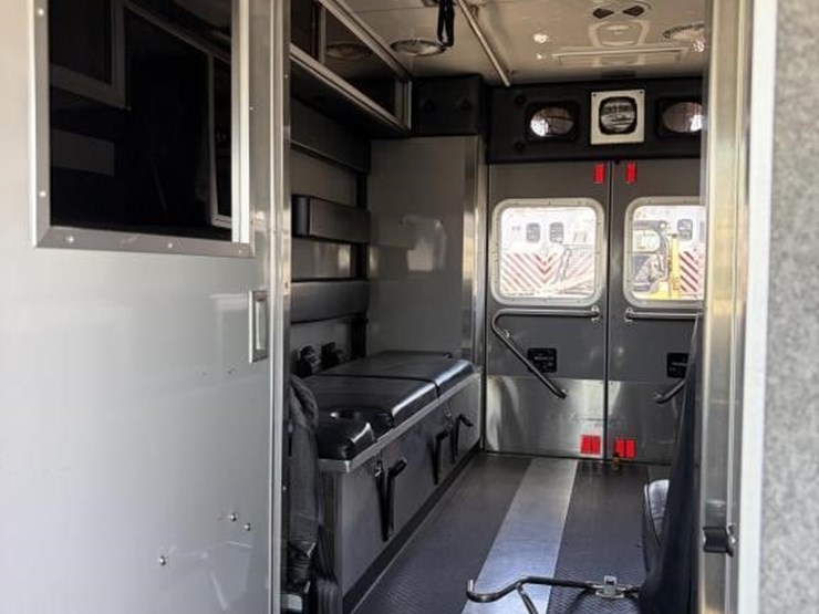 2000-ford-e350-image-25