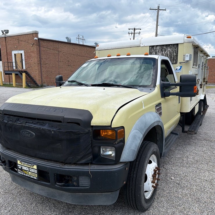 2010 FORD F550