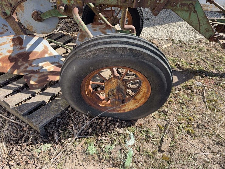 john-deere-no.-44-pull-type-two-bottom-plow-image-7