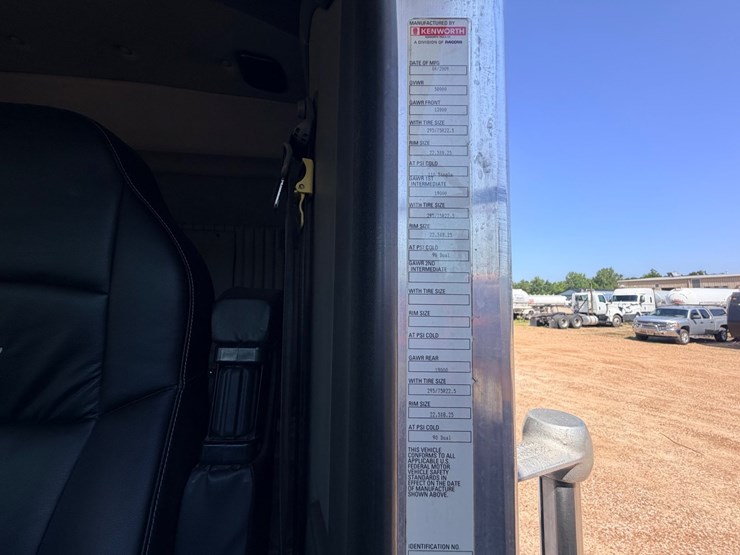 2010-kenworth-t800-image-83