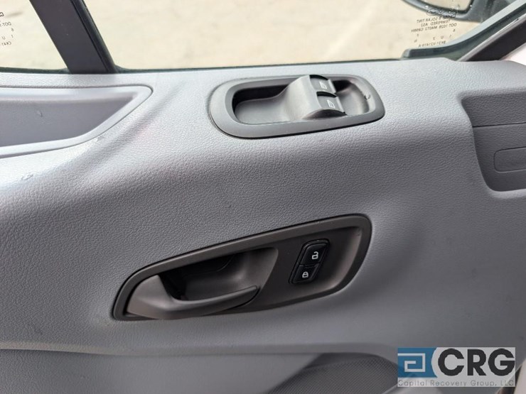2016-ford-transit-image-15