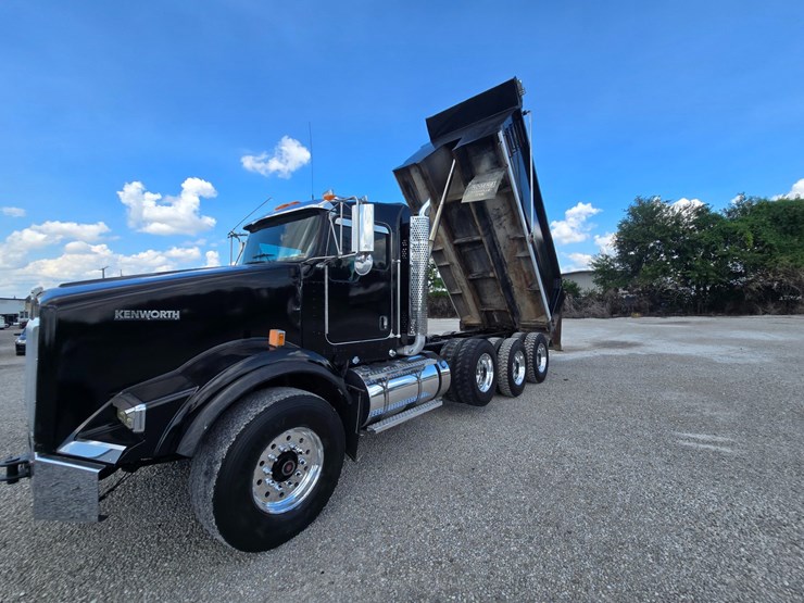 2015-kenworth-t800-image-82
