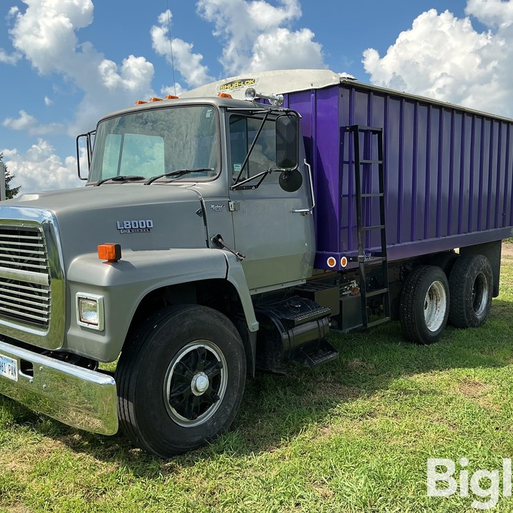 1989 FORD L800